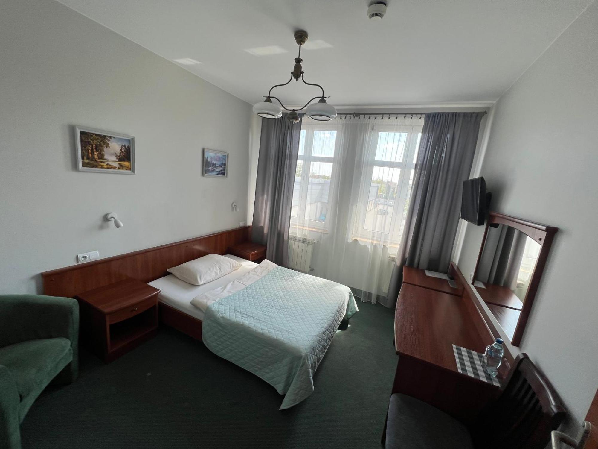 Bed and Breakfast Alabastro Tomaszów Mazowiecki Esterno foto