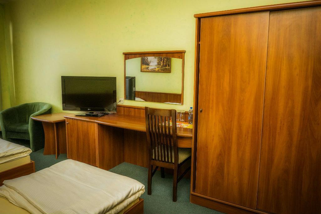 Bed and Breakfast Alabastro Tomaszów Mazowiecki Esterno foto