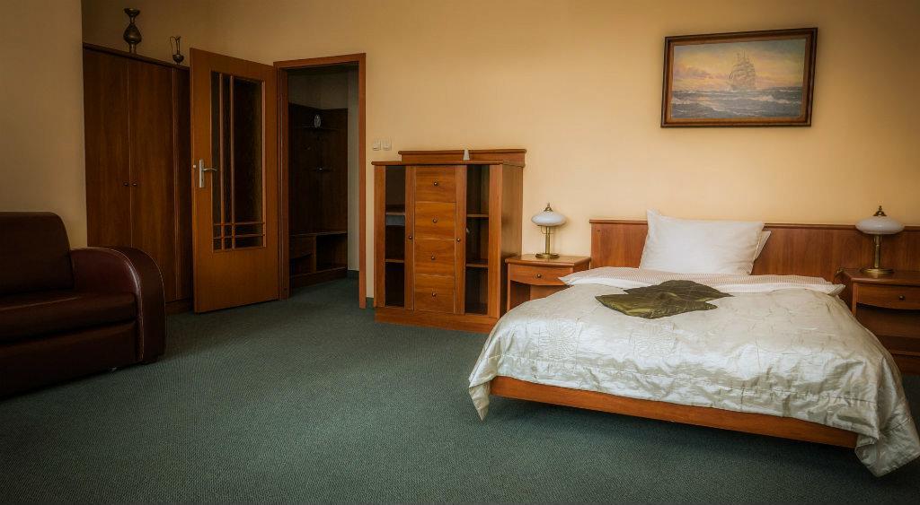 Bed and Breakfast Alabastro Tomaszów Mazowiecki Esterno foto